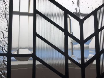 Inteiror 문 건축 장식적인 유리는, 비스듬한 유리제 문 패널을 청소합니다